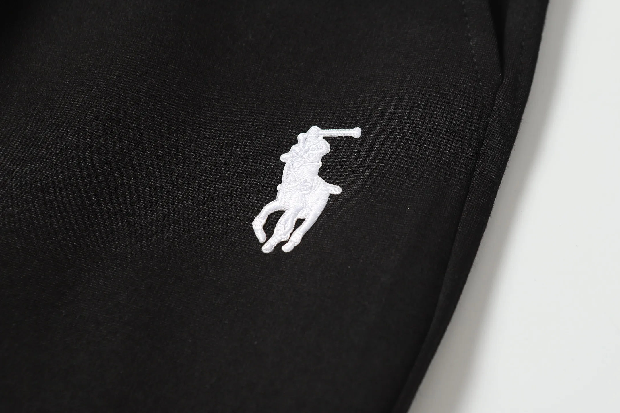 P260 🔥50ss new product Paul Ralph Lauren trousers, original counter casual, with knitting, luxury classic brand original LOGO accessories, counter best-selling style, very comfortable to wear, low-key yet luxurious, very classy to wear. Needless to say, the trousers style and tailoring, the upper body is exquisite and vivid👍High-end first-class top quality materials, truly palace-level casual pants, made of Turkish cotton ✂️The quality is outstanding. After heavy washing, the pants are very soft and not picky. The upper body is absolutely stylish and extremely luxurious. Size: S.M.L.XL.XXL